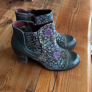 Like New Spring Step L’Artiste Booties